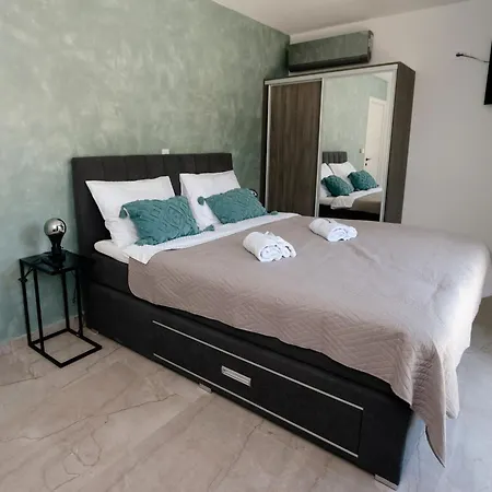 Paula By Interhome Villa Pula